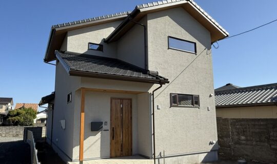 静寂の表情を纏う家（新築）