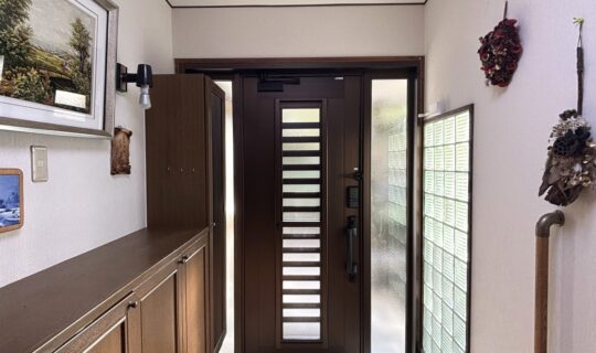 顔認証でラクラク操作の玄関ドア