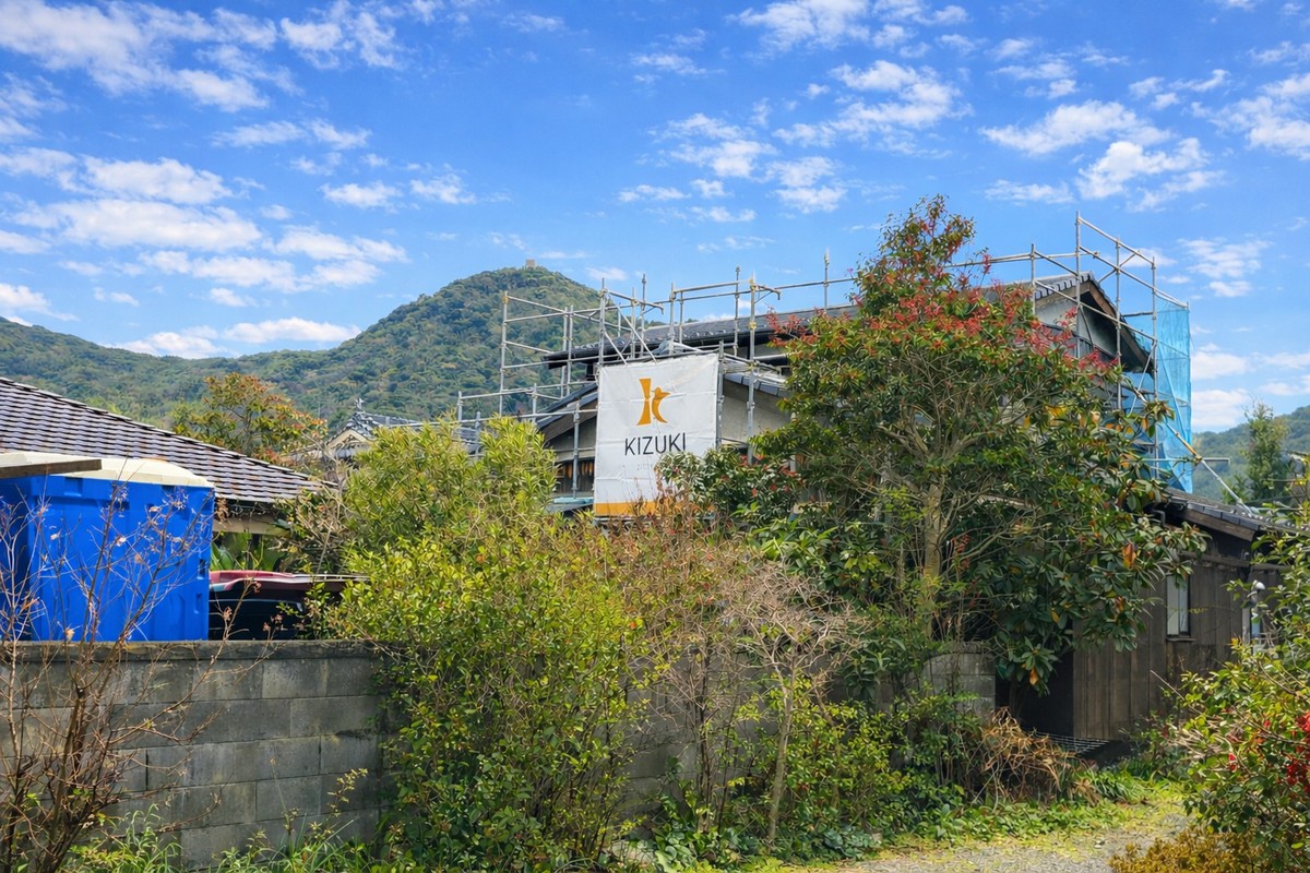 外壁を直すなら知っておきたい「屋根との関係」